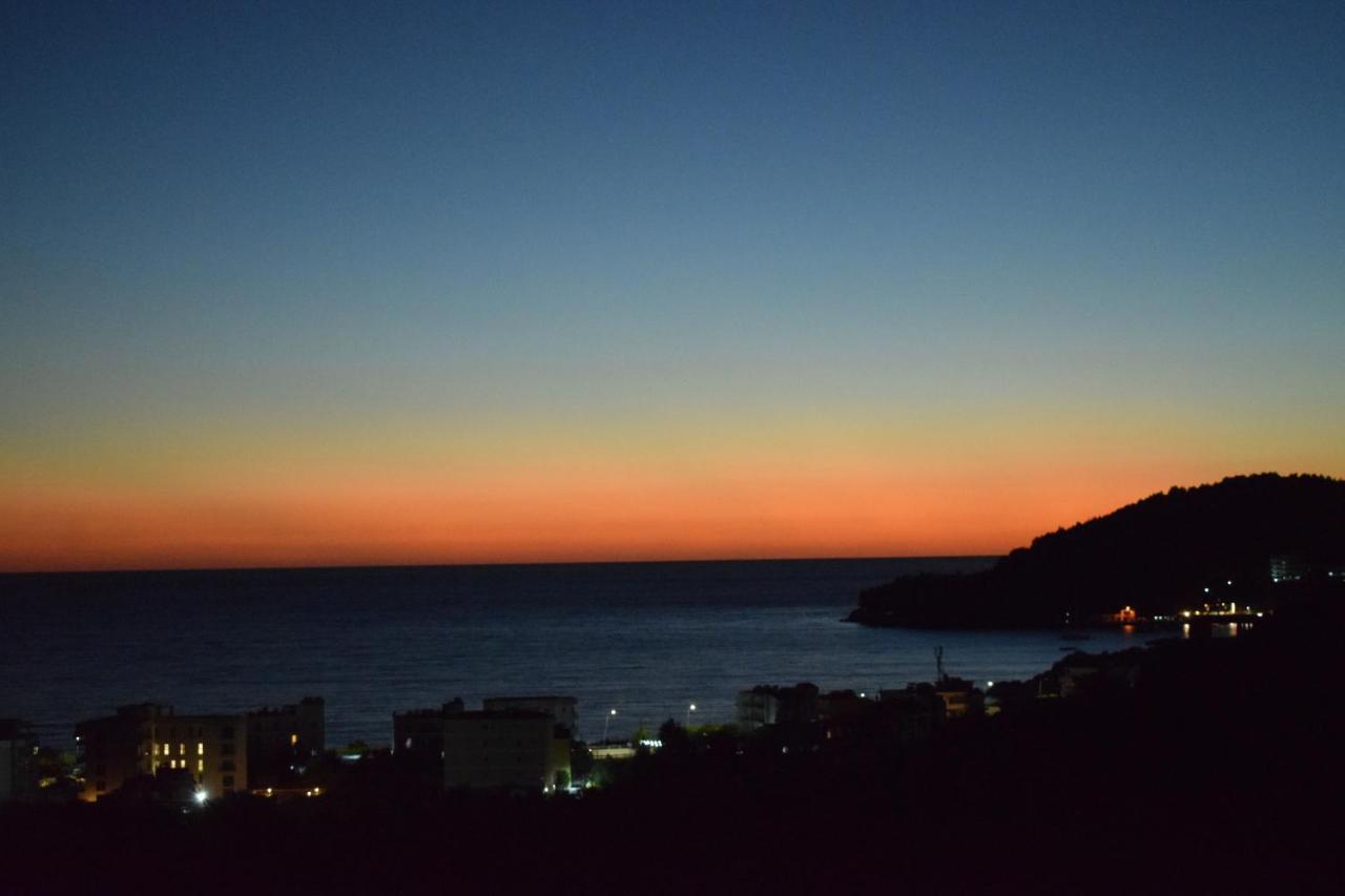 Villa Kristina Himare Bagian luar foto